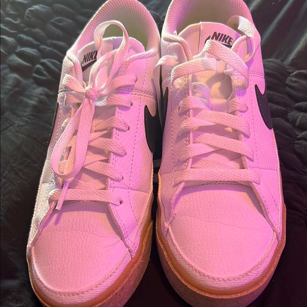 Nike Women's White and Black Sneakers